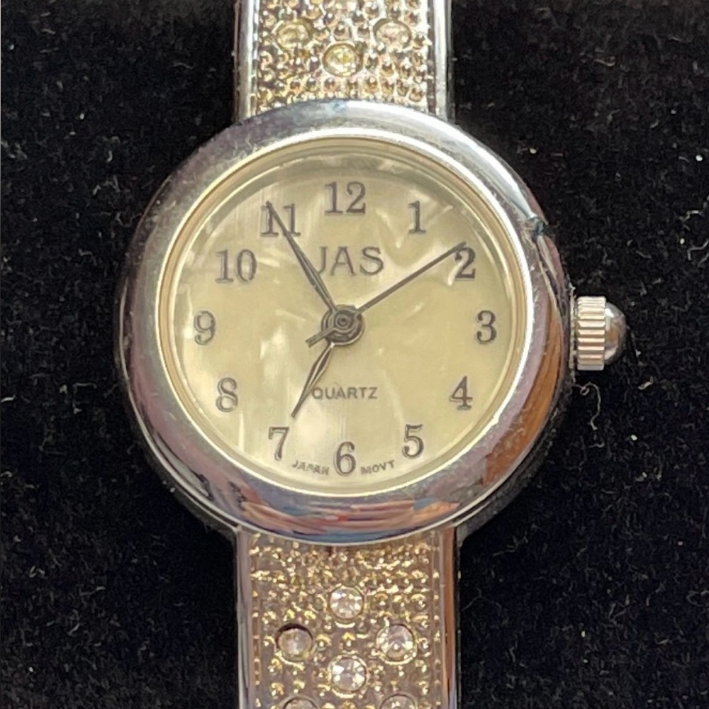 Elegant Silver JAS Women's Watch & Bracelet Set - Picture 4 of 5